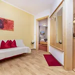 Eva Apartman *