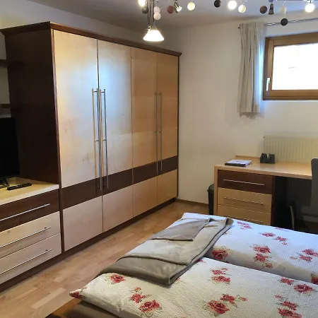 アパート Eva フラッハウ