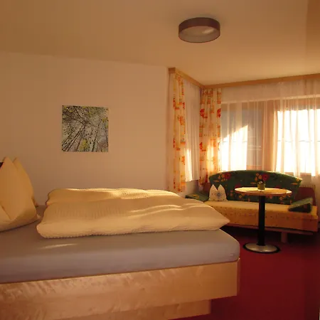 Eva * フラッハウ