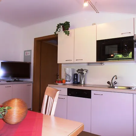 Eva * フラッハウ