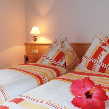 Eva * フラッハウ