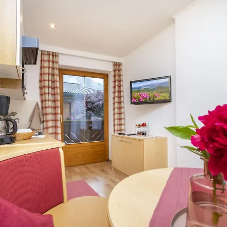 Eva * フラッハウ