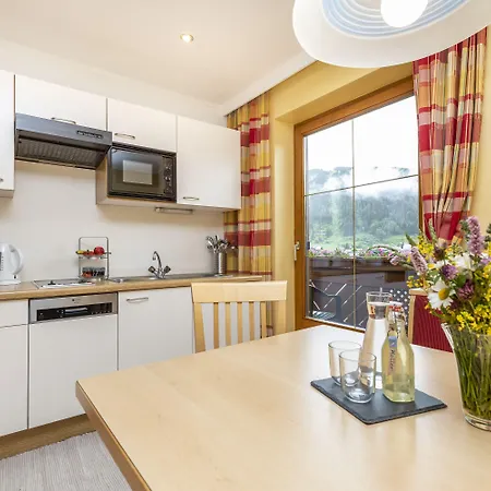 Eva アパート フラッハウ